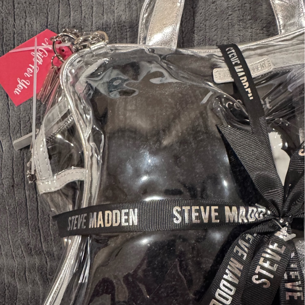 Steve Madden Gift Set - Picture 3 of 5